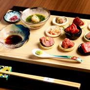 華月コース限定の肉亭の"極み肉刺し"
様々な近江牛の部位を堪能できる逸品。
当店ならではの肉刺しを是非ご堪能くださいませ。