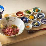 季節の食材や最高の旬菜を、素材の味を引き立てる調理法でコース仕立てに。