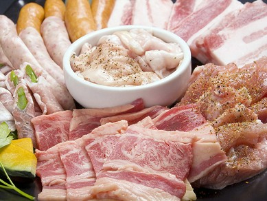 牛・豚・鶏３種焼肉コース 