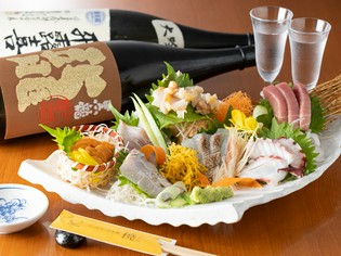 通年で食べられる生牡蠣ほか、産直の海鮮素材