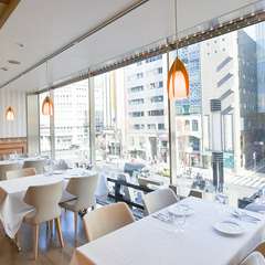 落ち着いた雰囲気の店内でゆっくりと会食を