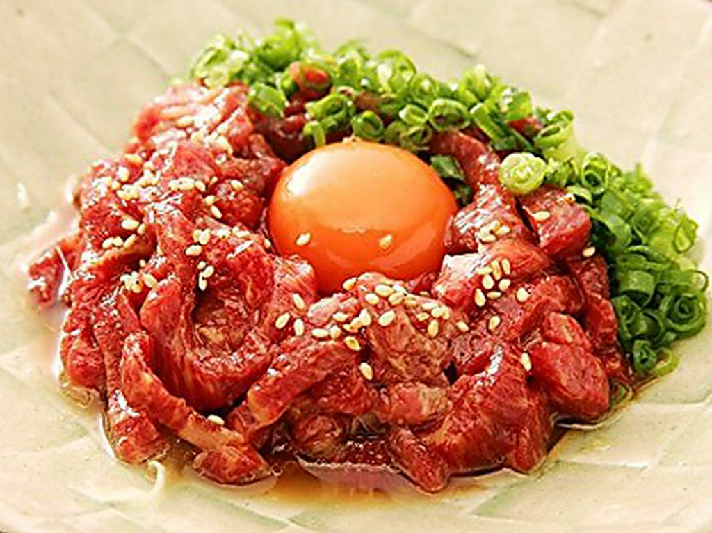 馬肉ユッケ
