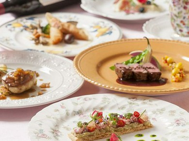 落ち着いた大人の雰囲気で二人の時間を