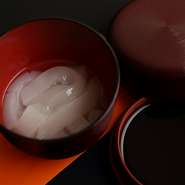 他ではない、太めのくずきりです。最後のデザートまで気を抜かず。