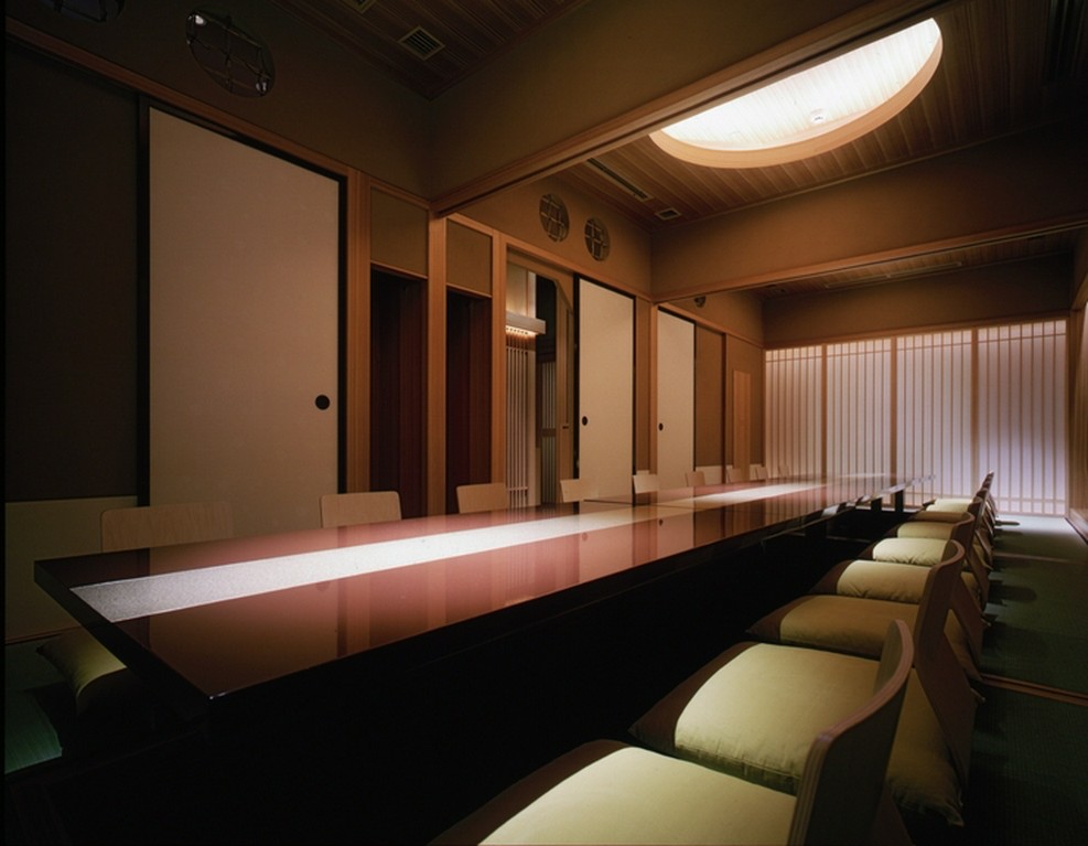 ２名様から２０名様までの大小個室をご準備しております。