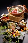 季節の食材を使用した京懐石コースでございます。
最後のお食事にはみのきち名物の「うなぎ御飯」が入った特別懐石コースでございます。