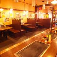 掘りごたつ席でゆったり宴会、テーブル席でサクっと…いろんなシーンでお使い頂けます
