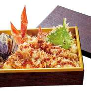かに天ぷら・海老天ぷらに当店秘伝のタレを絡めた食欲をそそる逸品です。