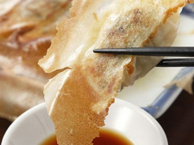 皮から手作り餃子２０種類！