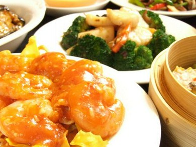 親しい間柄が安心して集まれる環境で外食を楽しむ