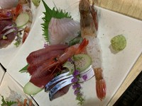 毎日店主が自ら仕入れる新鮮なお魚のみを使用。金沢の旨い海鮮は小路にお任せください。その日の仕入れによってオススメを提供します。