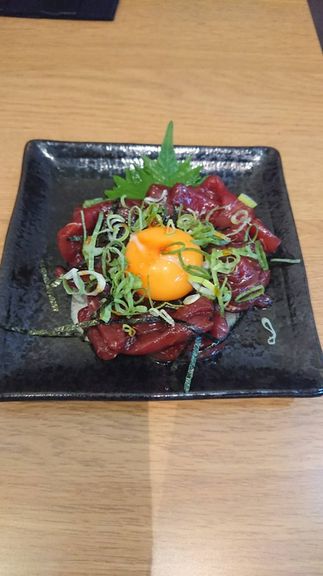 クジラユッケ丼