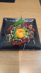 クジラユッケ丼