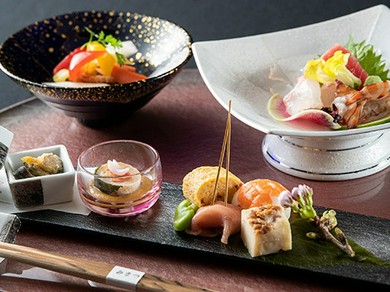 ご接待に、落ち着いた半個室と会席をどうぞ