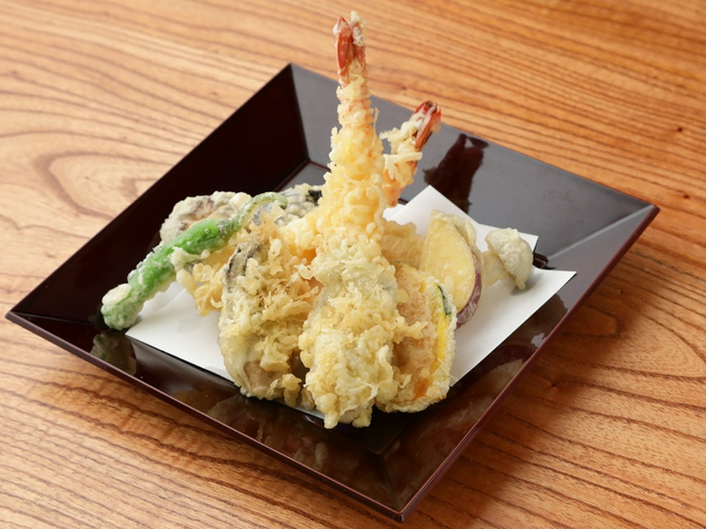 心行くまで旬を食す『天ぷら盛り合わせ』＜大海老・野菜＞