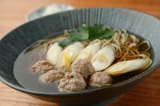 だしの風味も絶妙な『鴨つくね南蛮』