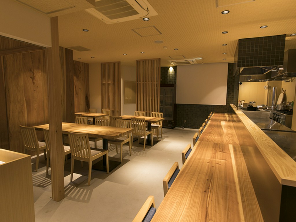 食事もお酒も。心置きなく楽しめるお店づくり