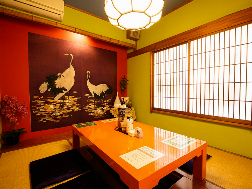 老若男女問わず過ごしやすい、掘りごたつの席