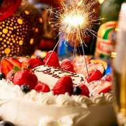 【誕生日や記念日・デートに】当店オススメプランでご紹介♪豪華キラキラ花火付豪華ケーキ付の国産和牛中心のコース料理ございます！