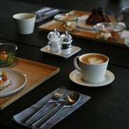 上質で必要なものだけが配置された北欧スタイルの空間でゆっくりと落ち着いた時間が過ごせます。