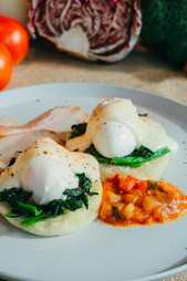 REIGNのスモーブロー＆サラダバー