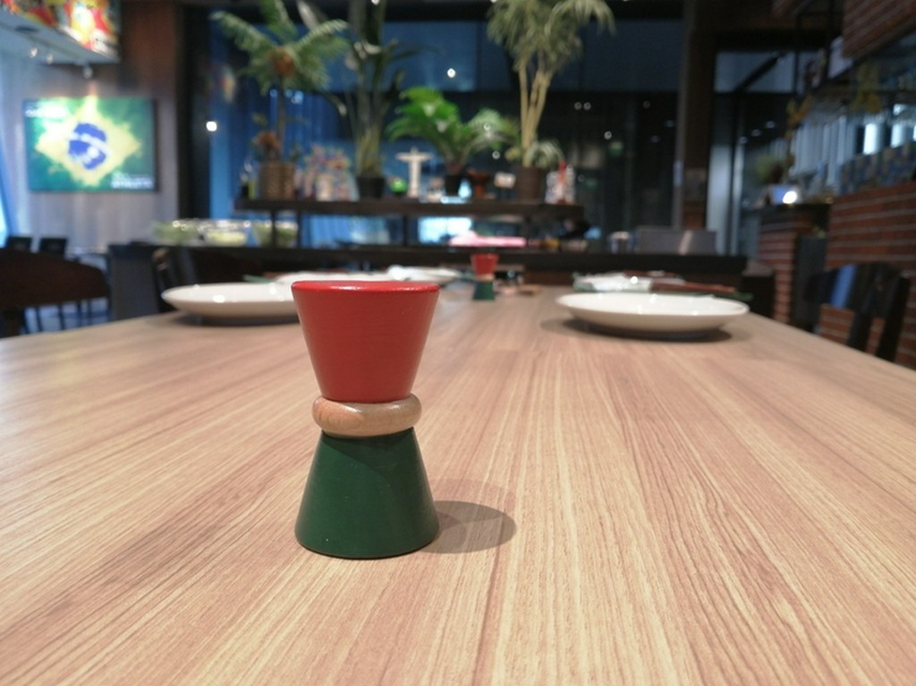 ゆとりを持った席配置でおもてなし