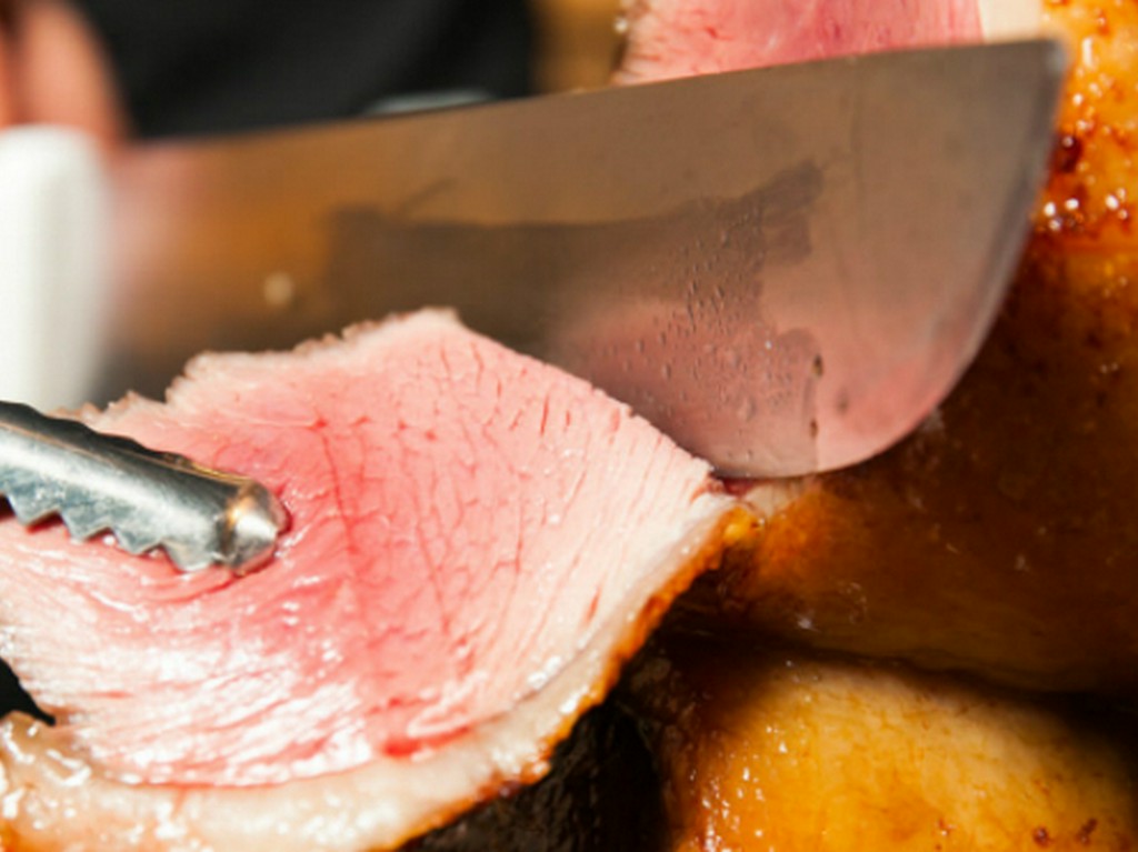 焼き立てのシュラスコ