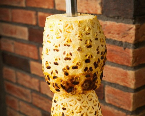 大人気！焼きパイナップル