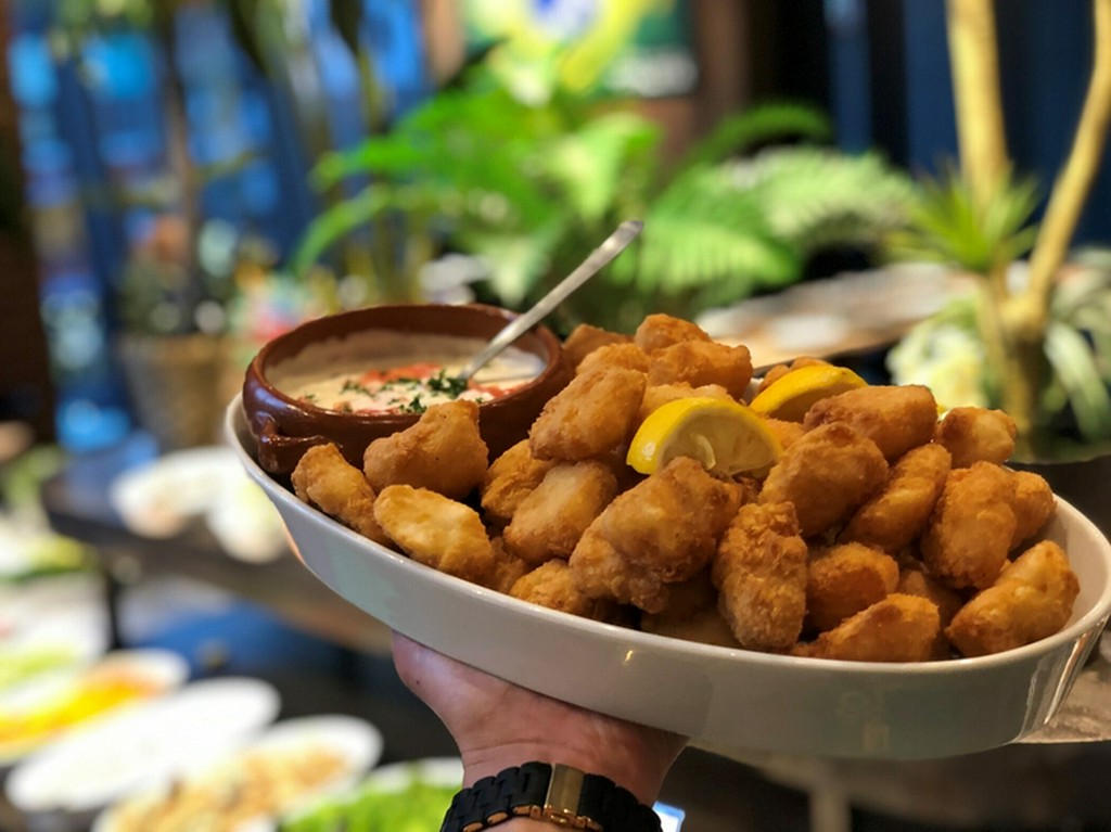 ブラジルのお惣菜は揚げたてをどうぞ