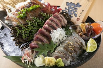 짚 구이와 백숙 아오이