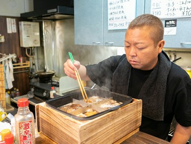 初めての人でも楽しめるマスターの軽妙トーク