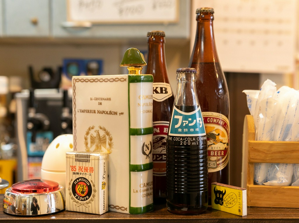 あやしい雰囲気漂う昭和グッズ