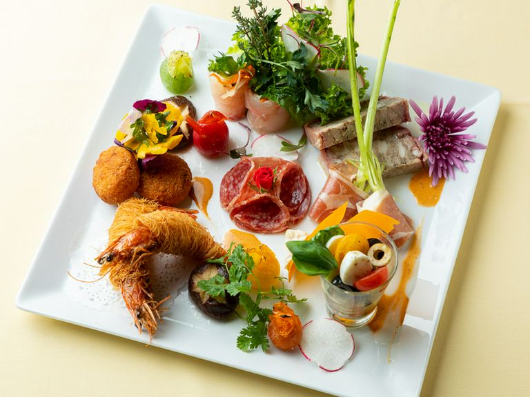 五味五食にこだわり、色彩も華やかに『アンティパストミスト』