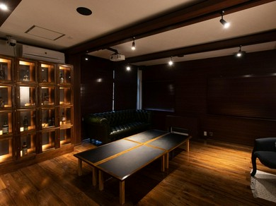 入口も完全に違い、特別感を味わえるはなれのような個室。