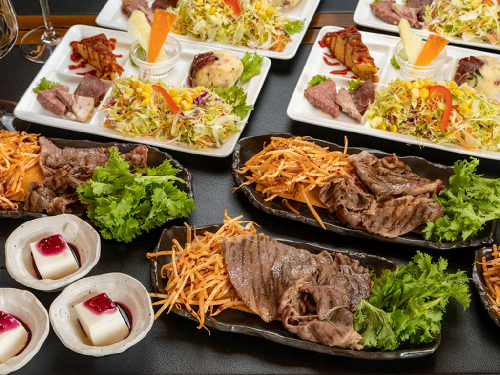 個室貸切「税込み7000円+税　飲み放題コース」