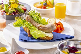 【洋朝食プラン】選べるメインとフルーツ、サラダのセット　コーヒーor紅茶付き