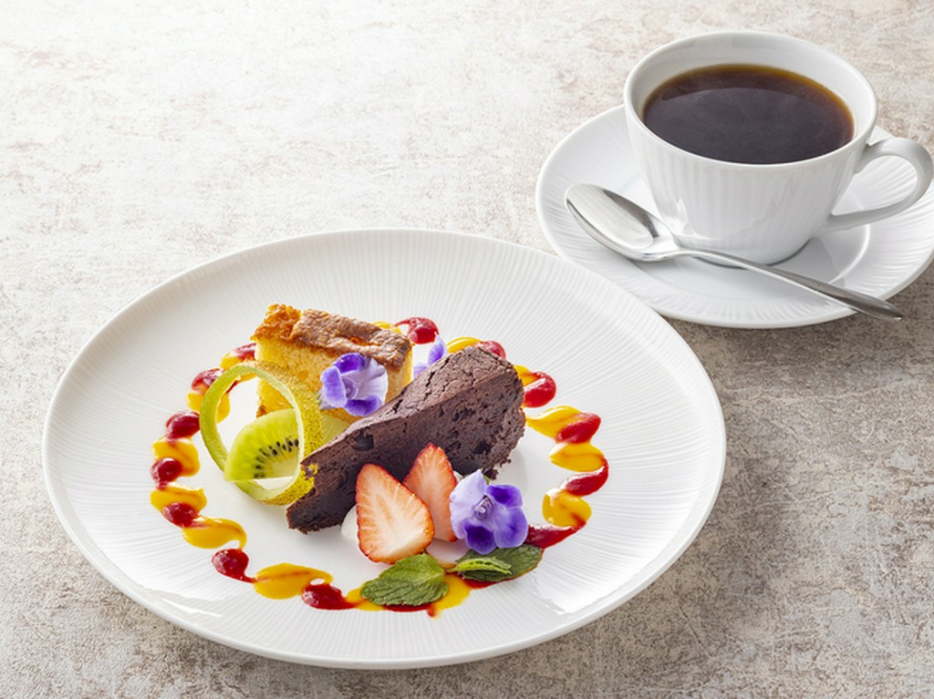 優雅なカフェタイムをお楽しみください