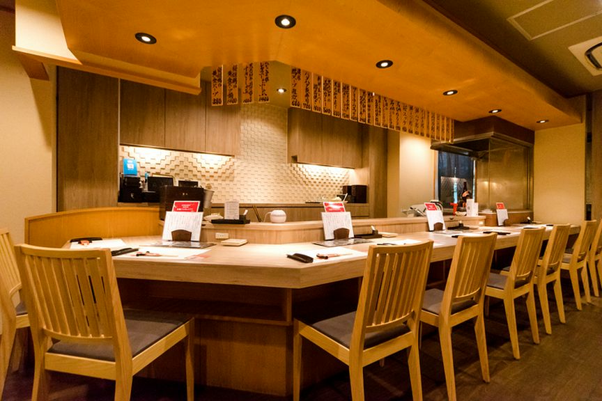 美食の真髄に触れる時間を過ごす、大人のデートに