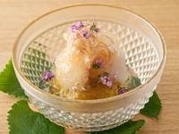 鱧焼き霜、焼き茄子、金糸瓜、鯛出汁ジュレ、茗荷、花穂、梅肉