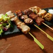 黒毛和牛のお肉を一寸ずつ食べたい欲張りなお客様におススメ。牛肉以外に鶏豚串や海鮮串もご用意してお待ちしております。