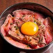 肉料理が自慢の肉バルダイニング【肉キッチンBOICHI】です。野菜や海鮮にもこだわり、バリエーション豊富なメニューを取り揃えております。お店の味をご自宅でもお楽しみいただけます！