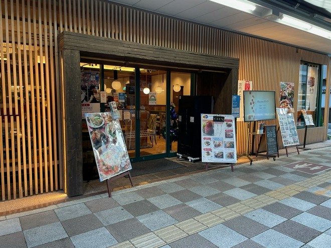 カウンター席がある