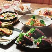 女性同士の集まりを歓迎する、デザート付きの女子会コースが用意されています。あれこれ楽しめるお得なコースで、わいわい賑やかな時間を満喫。気の置けない友人たちとの語らいのひとときにぴったりです。