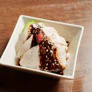 ピリッとしびれる辛さが病みつきになります！