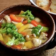 自家製ベーコンが香ばしい！
バケット3枚付きです♪