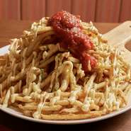 一度食べたら止まらない！
ガーリックマヨネーズと自家製トマトソースでどうぞ！
ハーフサイズもあります（500円）