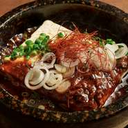 浅草の名店「やげん堀」の山椒と8種のスパイスを使用した本格シビ辛麻婆豆腐。鮮烈な辛さと香り、溢れる旨味の饗宴をお楽しみ下さい。
※ライス、スープ付き