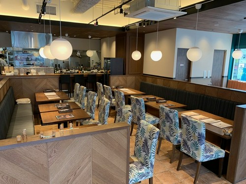 広めのお席なのでゆったりとおくつろぎいただけます