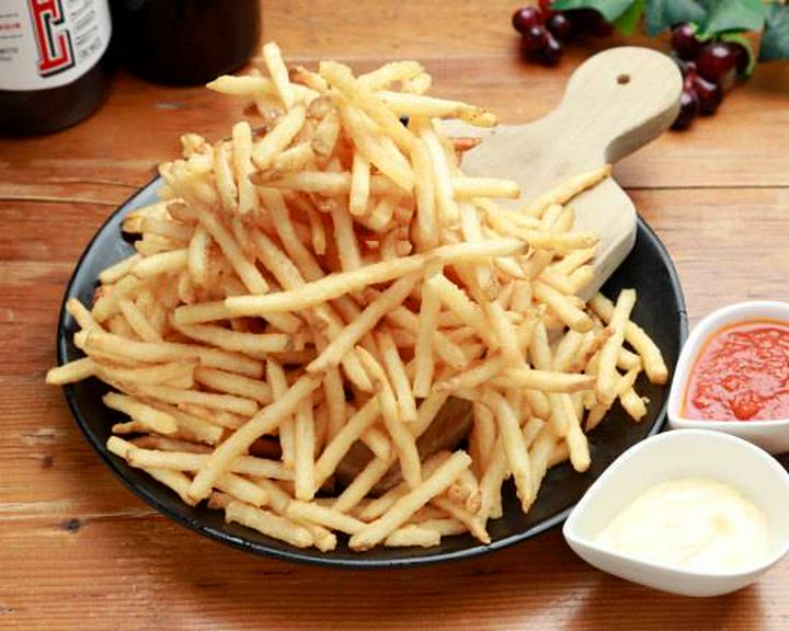 名物！山盛りポテトフライ
