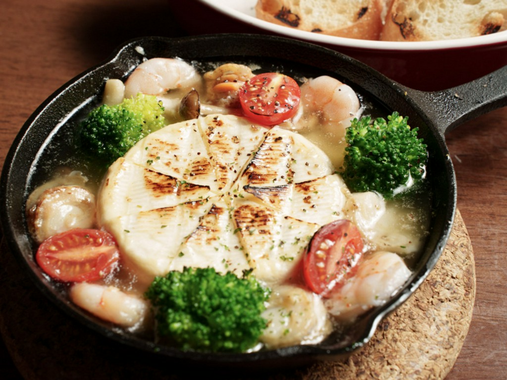 熱々自家製アヒージョ